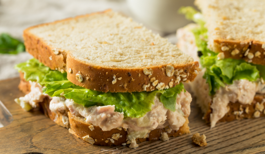 Homemade Fresh Tuna Salad Sandwich ee220324