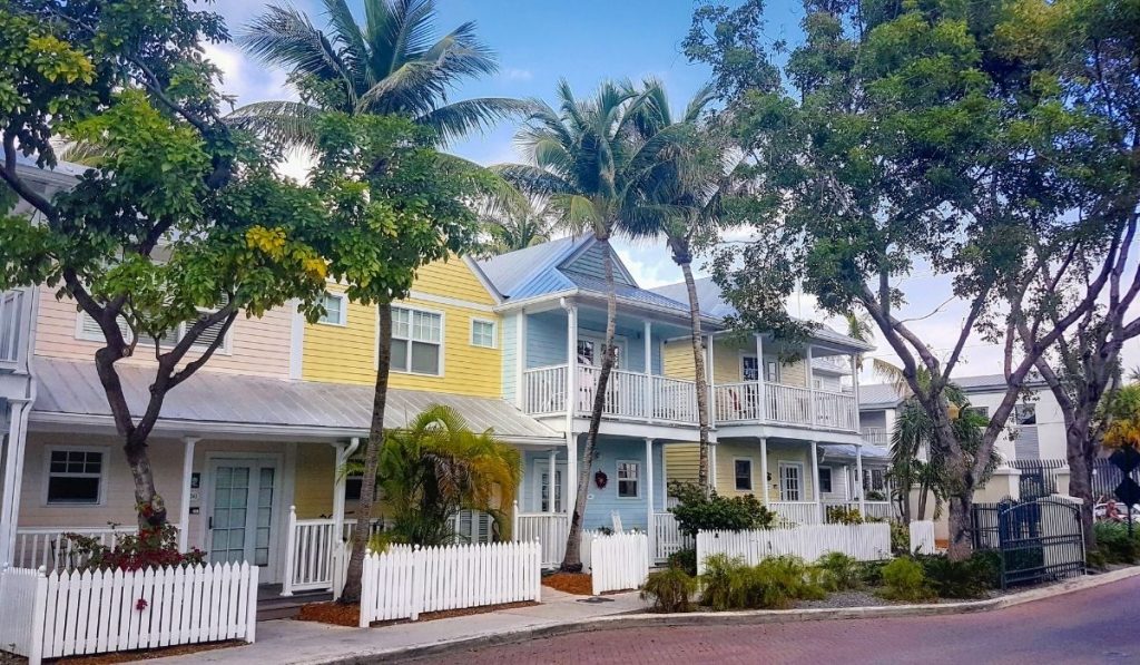 neighborhood in Key West, FL - ee220330