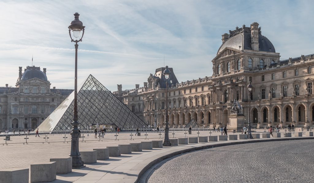 The Louver Museum in Paris, Largest Museum in the world daytime view